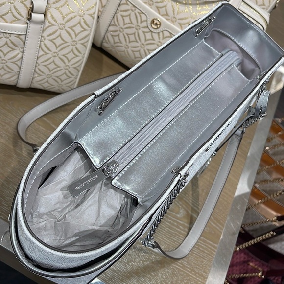 MICHAEL KORS 
Jet Set Travel Large Signature Chain Shoulder Tote Bag
Silver 
NWT - Picture 8 of 16